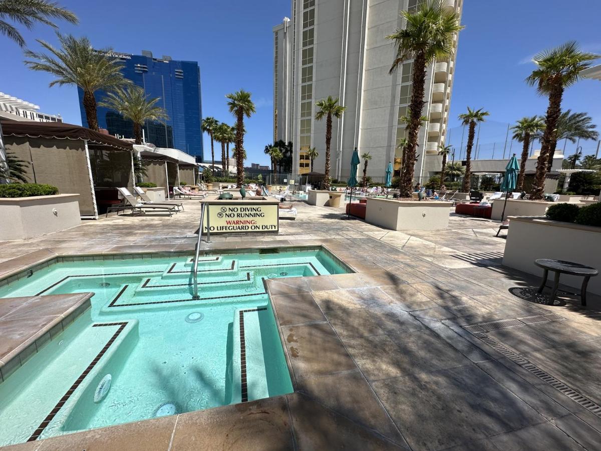 Mgm Signature Deluxe Balcony Strip View Suite Las Vegas Bagian luar foto