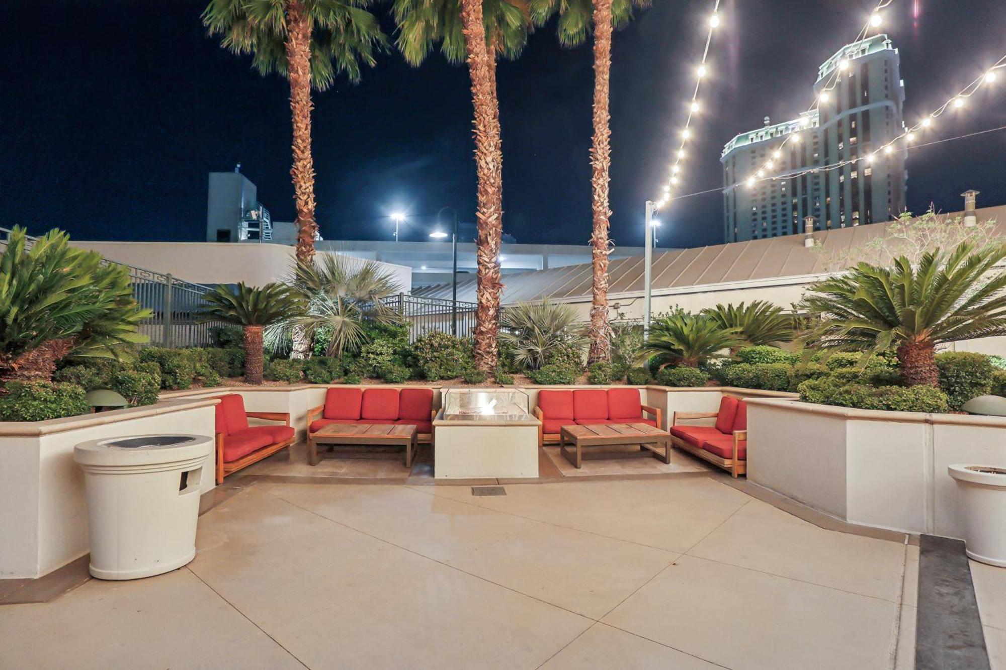 Mgm Signature Deluxe Balcony Strip View Suite Las Vegas Bagian luar foto