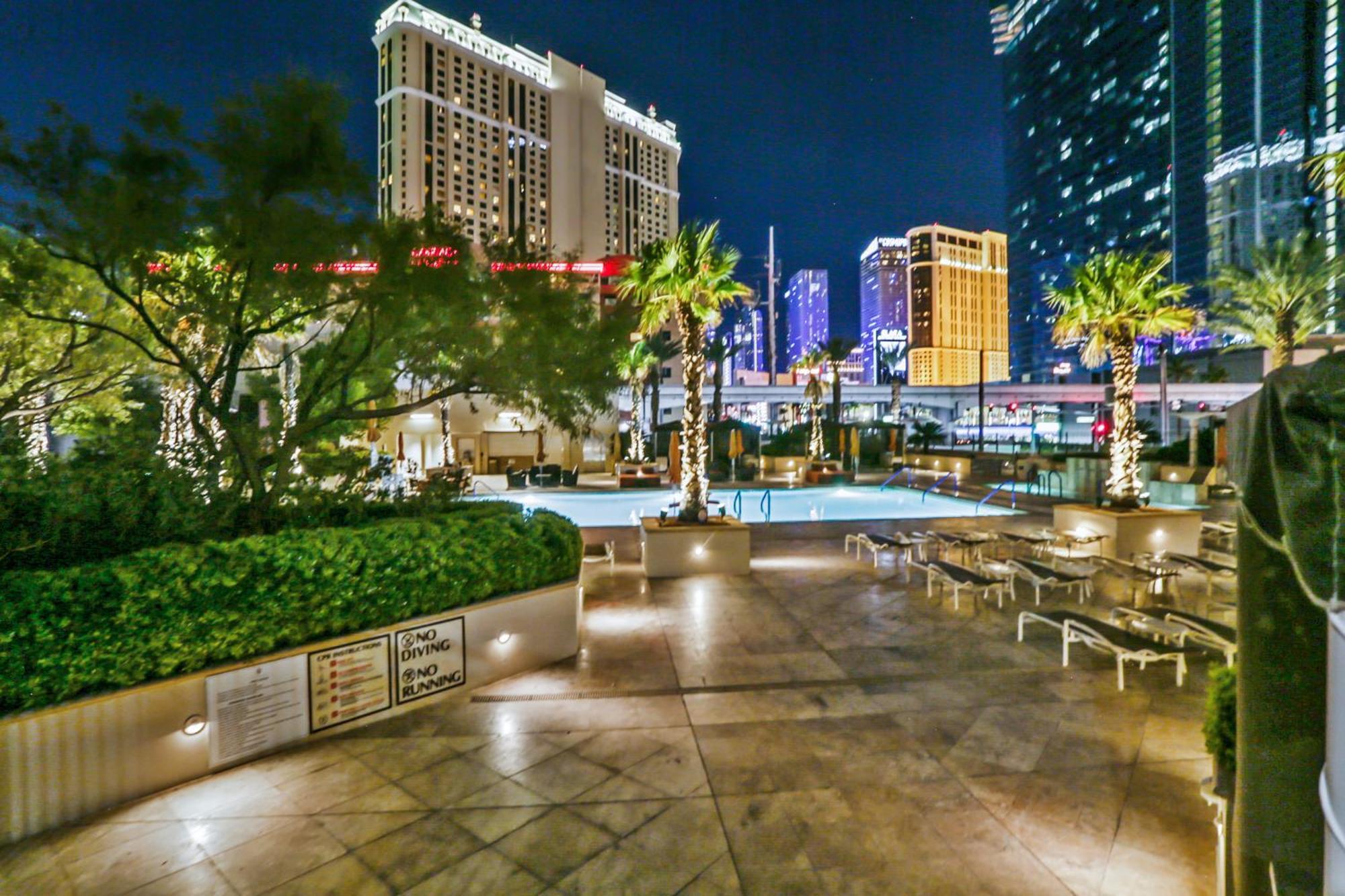 Mgm Signature Deluxe Balcony Strip View Suite Las Vegas Bagian luar foto