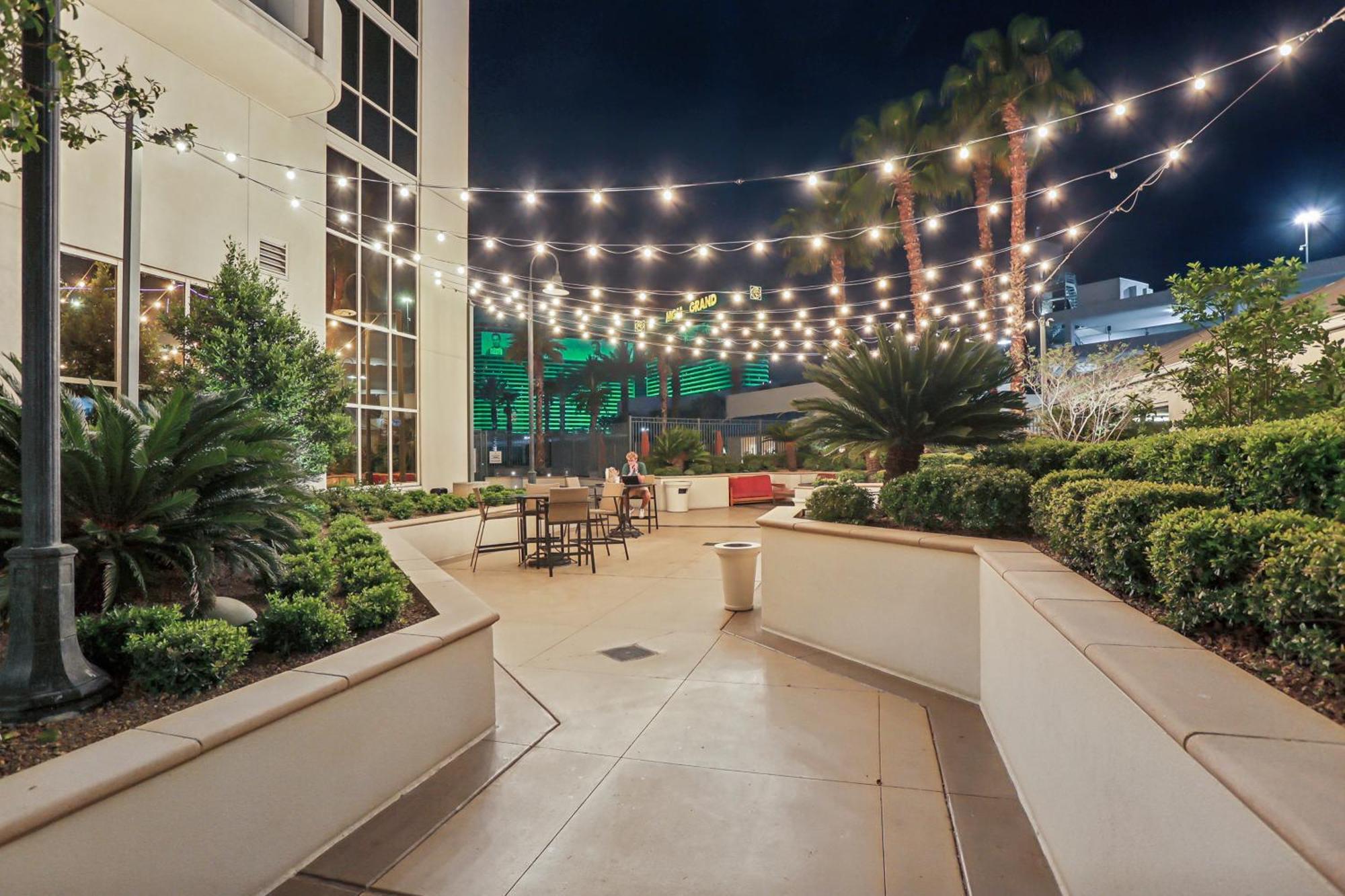 Mgm Signature Deluxe Balcony Strip View Suite Las Vegas Bagian luar foto