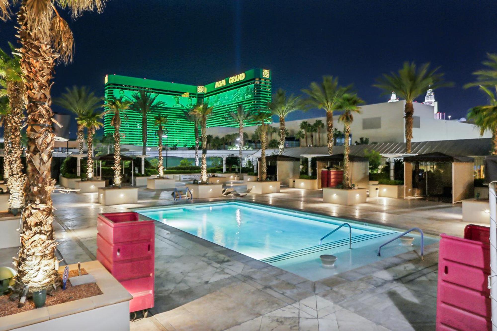 Mgm Signature Deluxe Balcony Strip View Suite Las Vegas Bagian luar foto