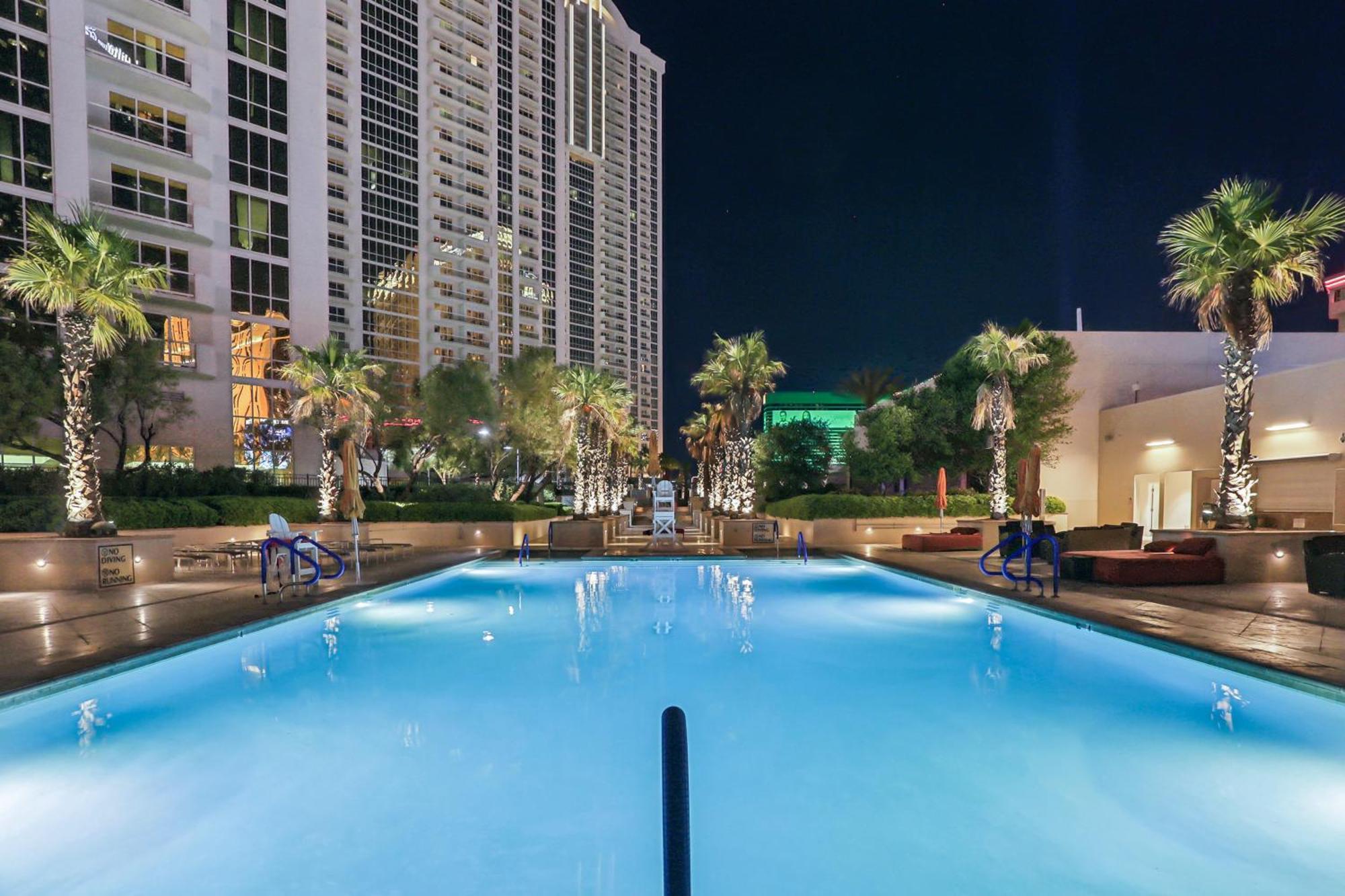 Mgm Signature Deluxe Balcony Strip View Suite Las Vegas Bagian luar foto