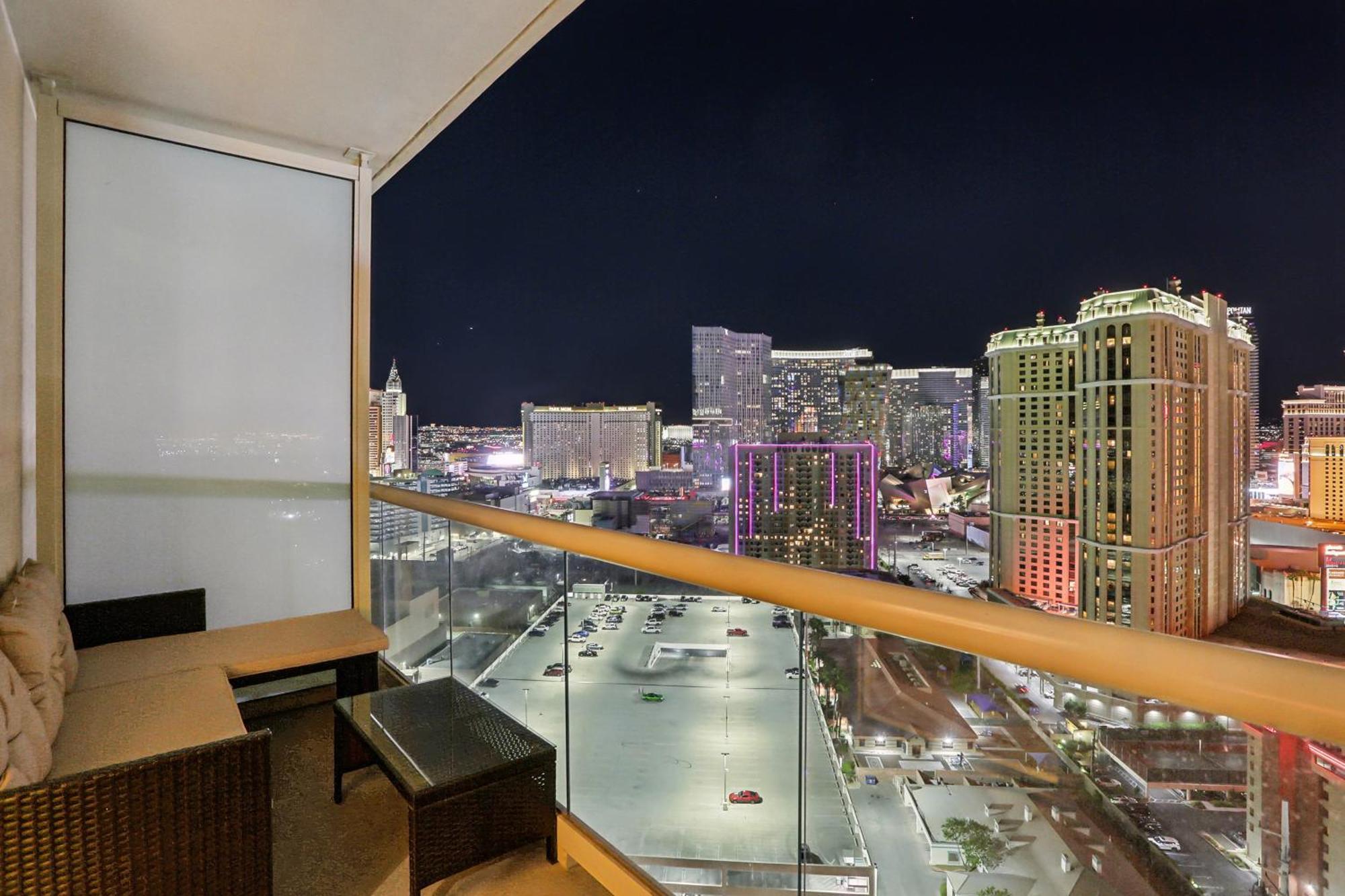 Mgm Signature Deluxe Balcony Strip View Suite Las Vegas Bagian luar foto
