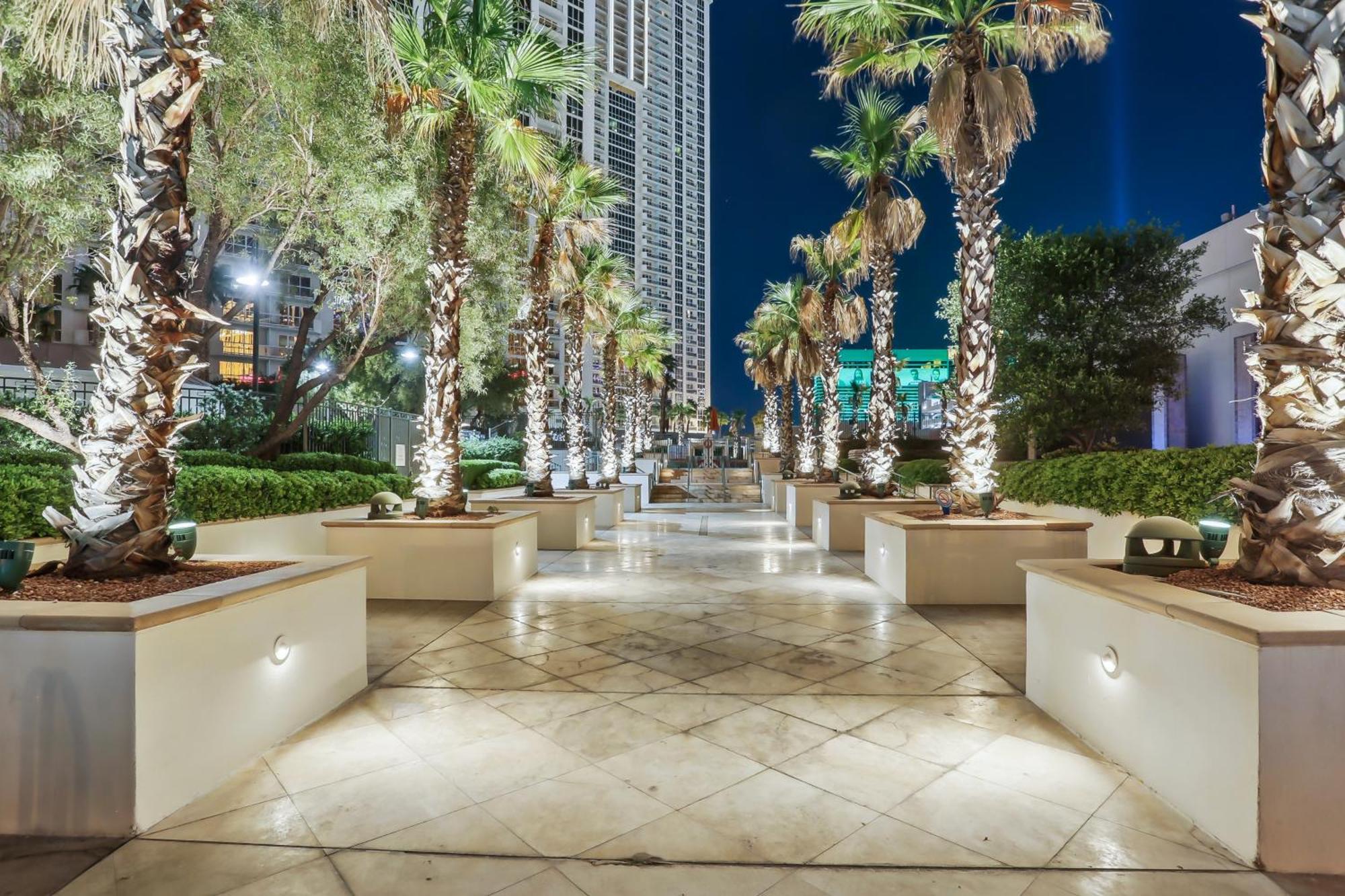 Mgm Signature Deluxe Balcony Strip View Suite Las Vegas Bagian luar foto