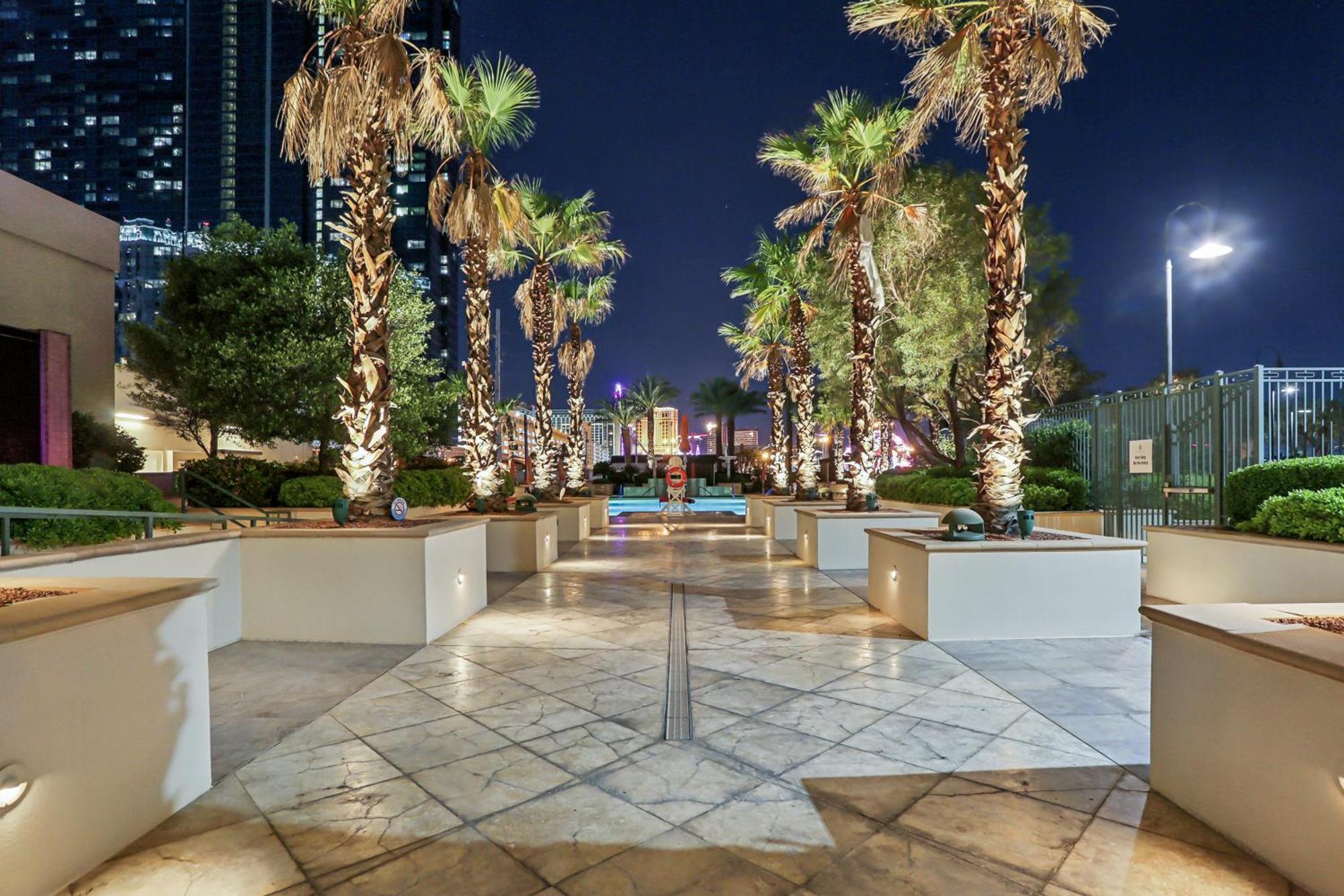 Mgm Signature Deluxe Balcony Strip View Suite Las Vegas Bagian luar foto