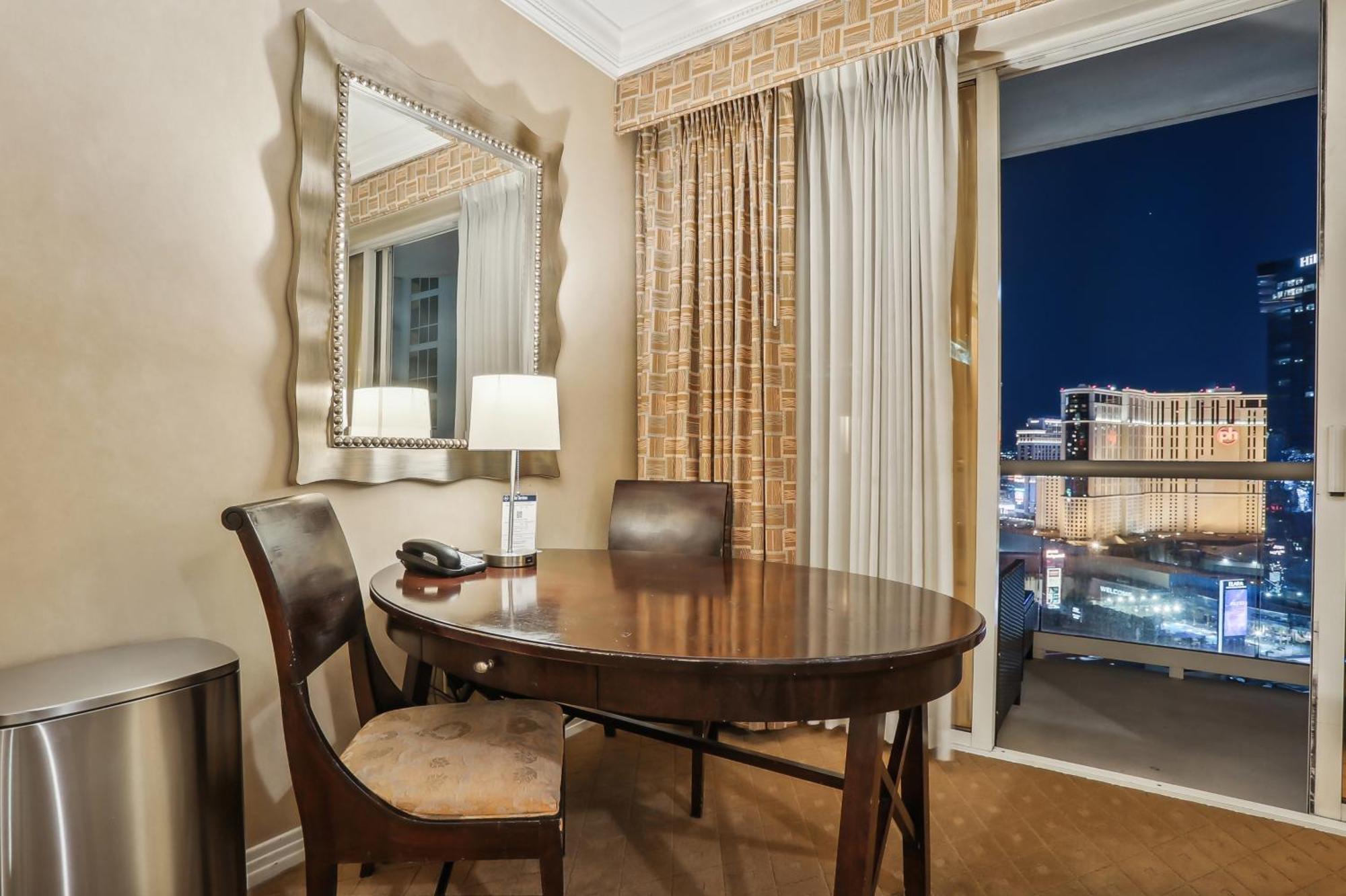 Mgm Signature Deluxe Balcony Strip View Suite Las Vegas Bagian luar foto