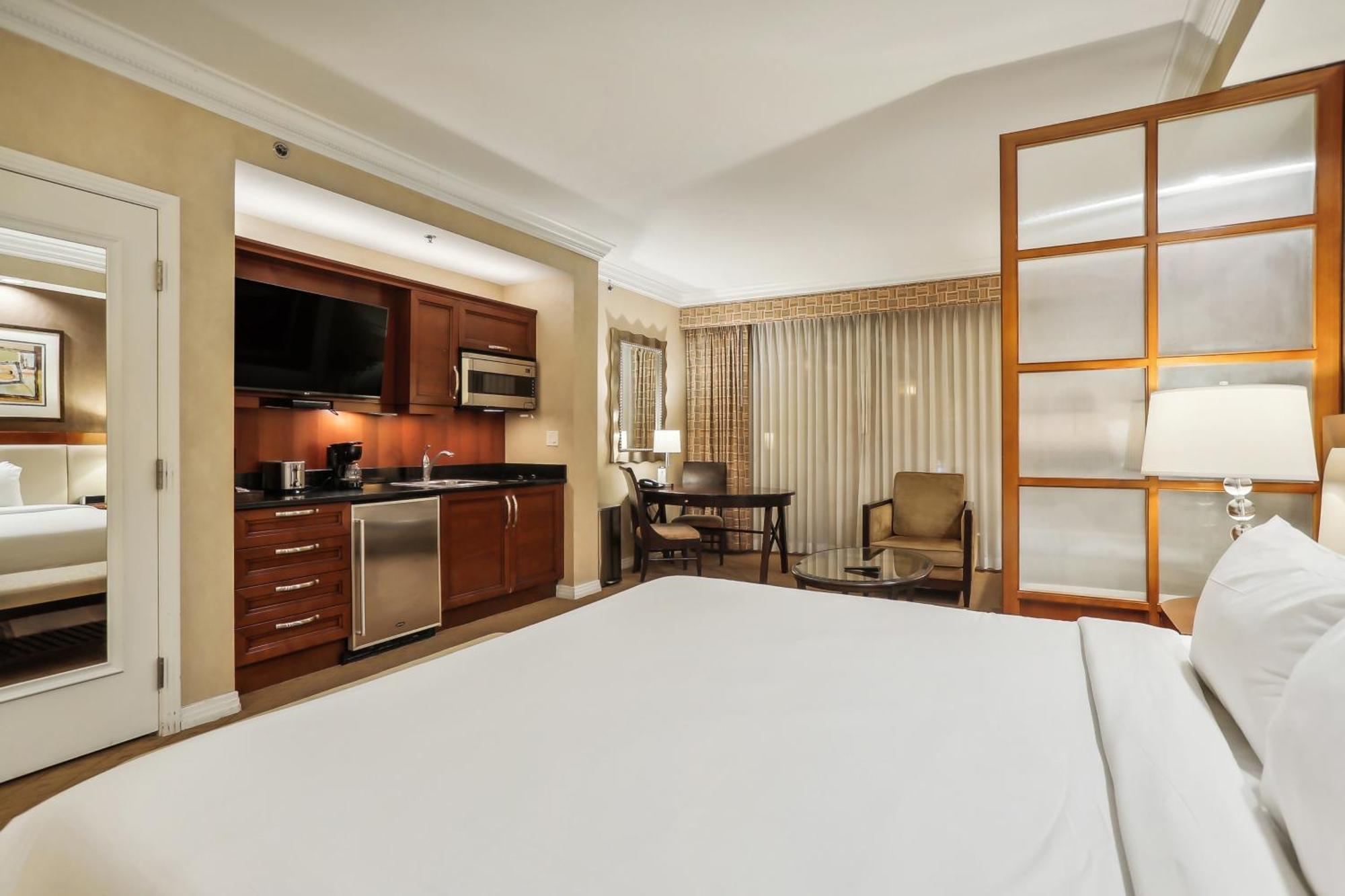 Mgm Signature Deluxe Balcony Strip View Suite Las Vegas Bagian luar foto